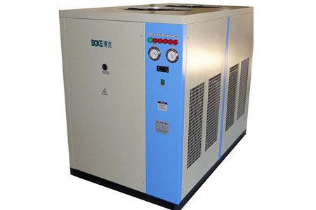 如何提高工業(yè)冷水機(jī)組運(yùn)行的穩(wěn)定性？